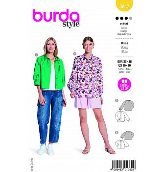 Kroj Bluza z drobnim vratnim naborom