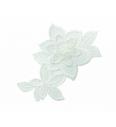 Našitek Bel cvet z bleščicami