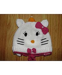 KVAČKANA USTVARJALNICA.SI Podložena kvačkana kapica hello kitty za deklice 